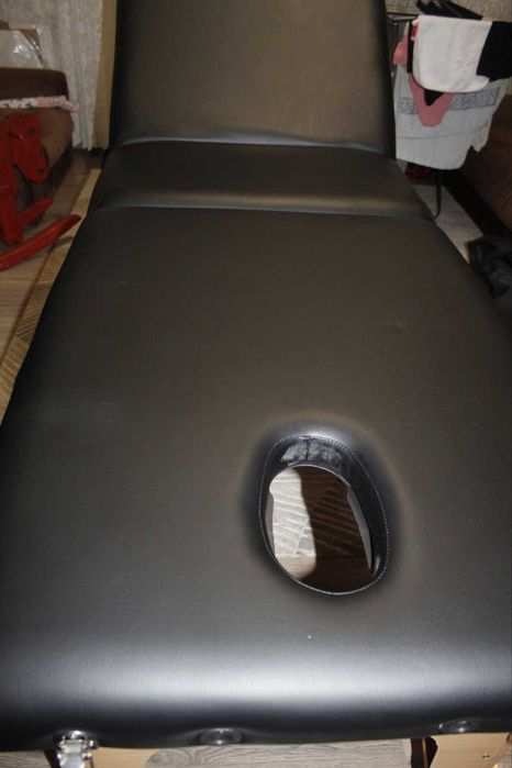 Дървена масажна кушетка нова