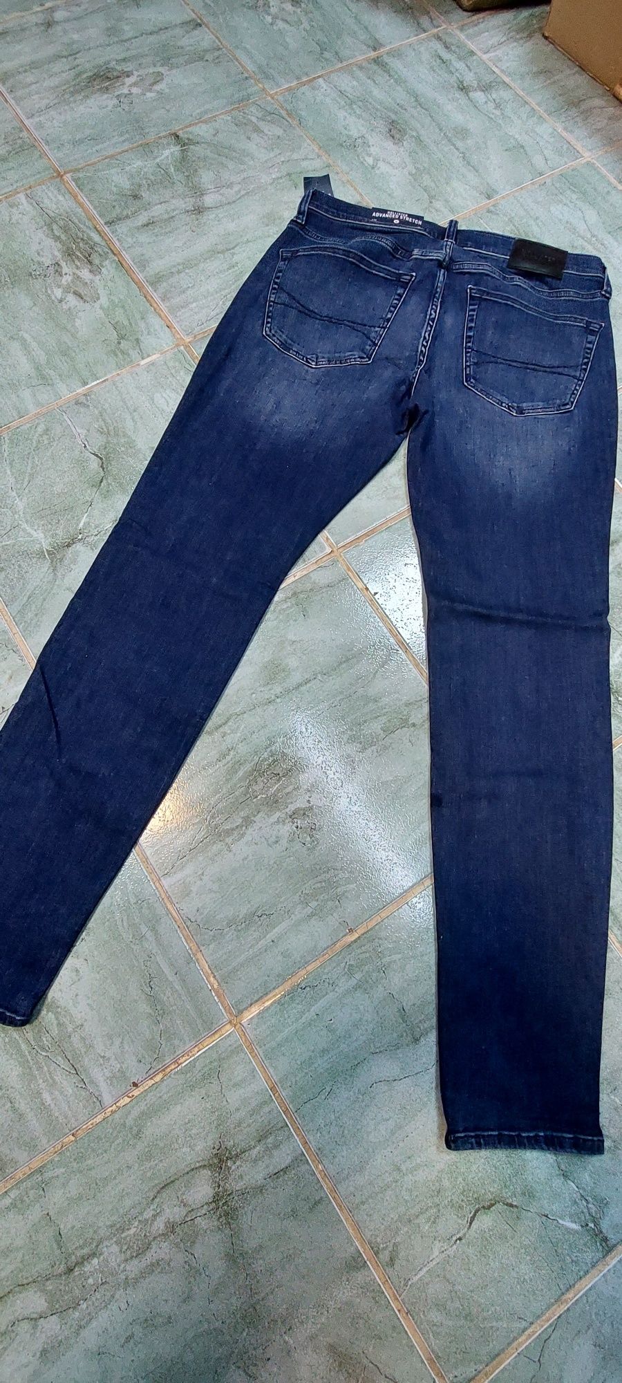 Blugi barbati 30 , 33 HOLLISTER