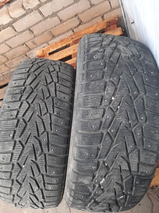 Продам шины 215/55/17 нокиан