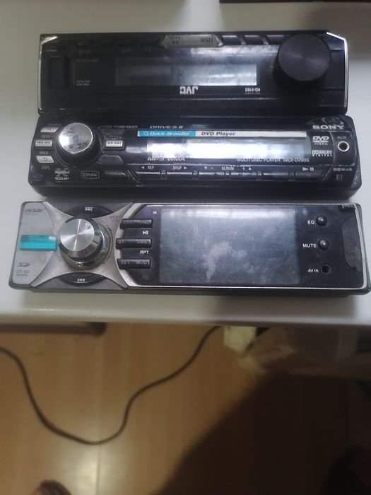 Продам автомогнитолы на запчасти.