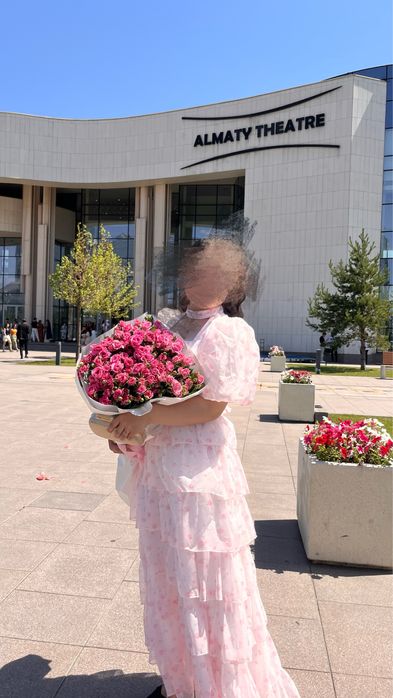 Прокат вечерних  платьев Алматы