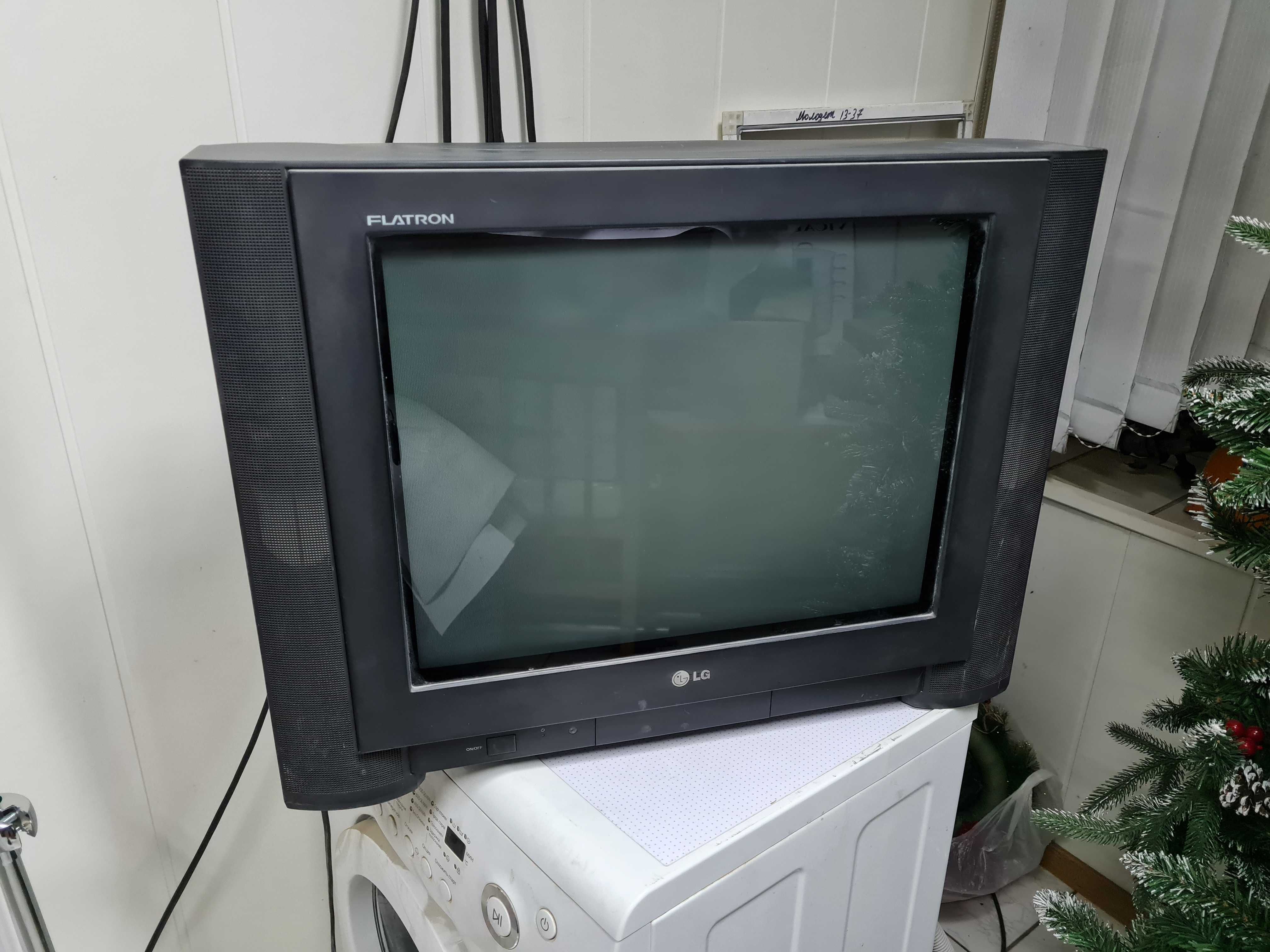 Телевизор LG с плоским экраном