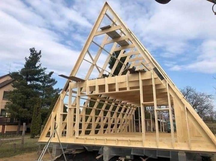 Casa si Cabana stil A-Frame pe structura de lemn