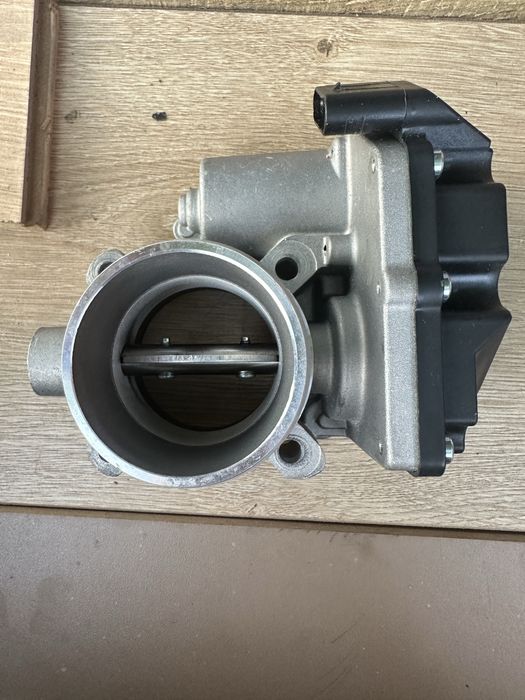 Vând clapetă accelerație nouă hyundai ix35