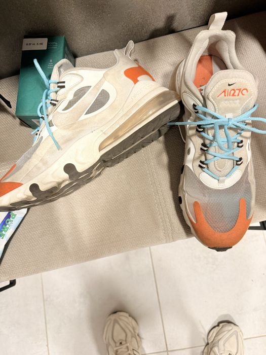 Продавам обувки Nike Air Max React 270
