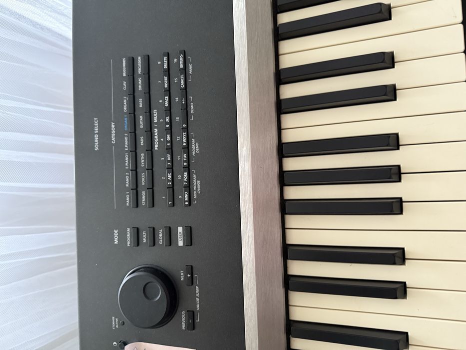 Kurzweil Artis 88 - Pian Digital Profesional - stare foarte buna