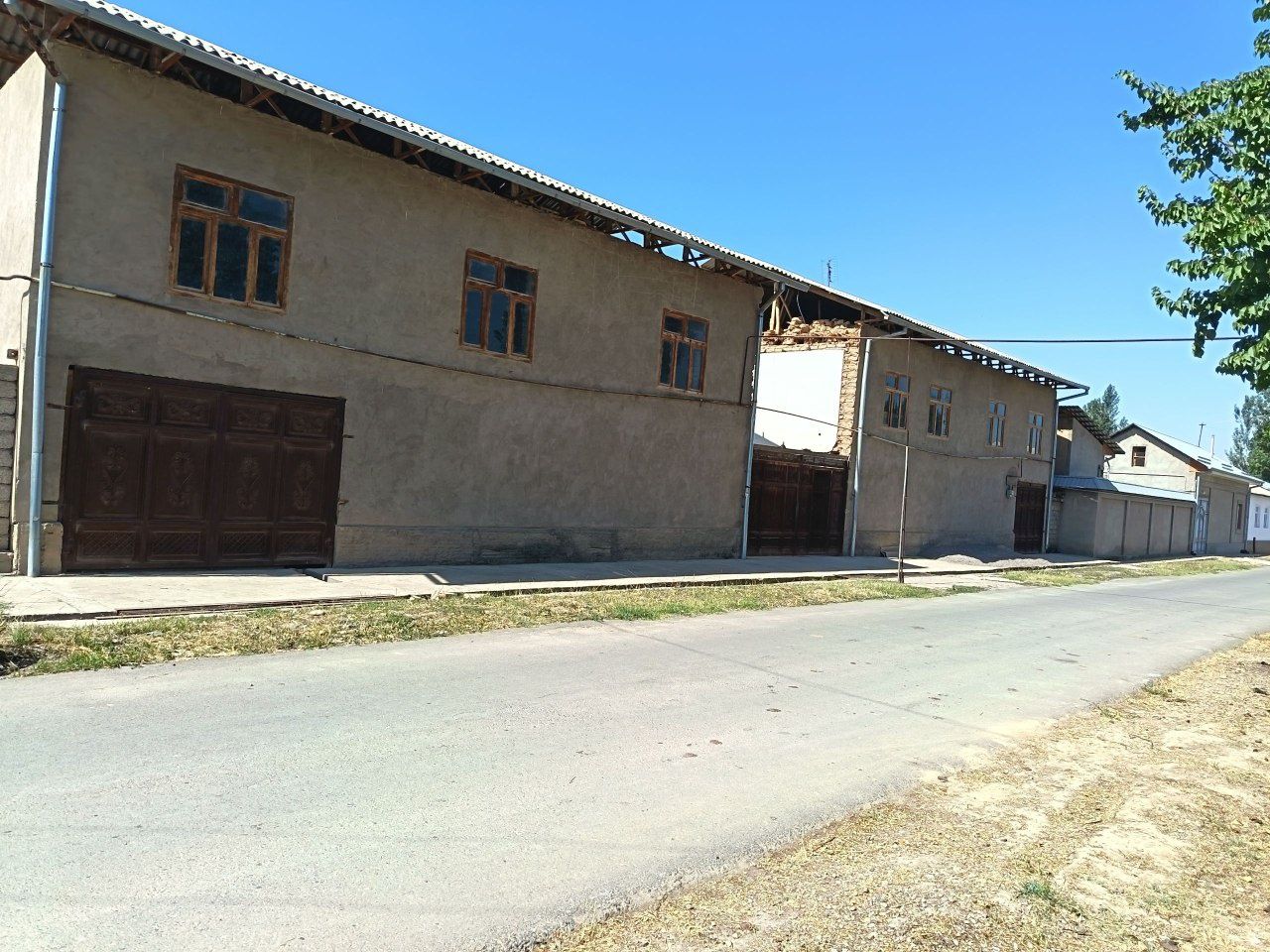 Srochna sotiladi 12 sotiq