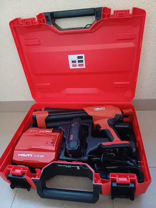 Vând acumulator,set burghie, cuie pistol hilti bx3,filetanta sbt 6-22