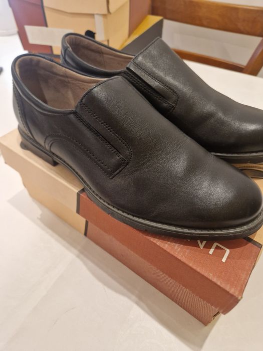 Продается  мужская обувь