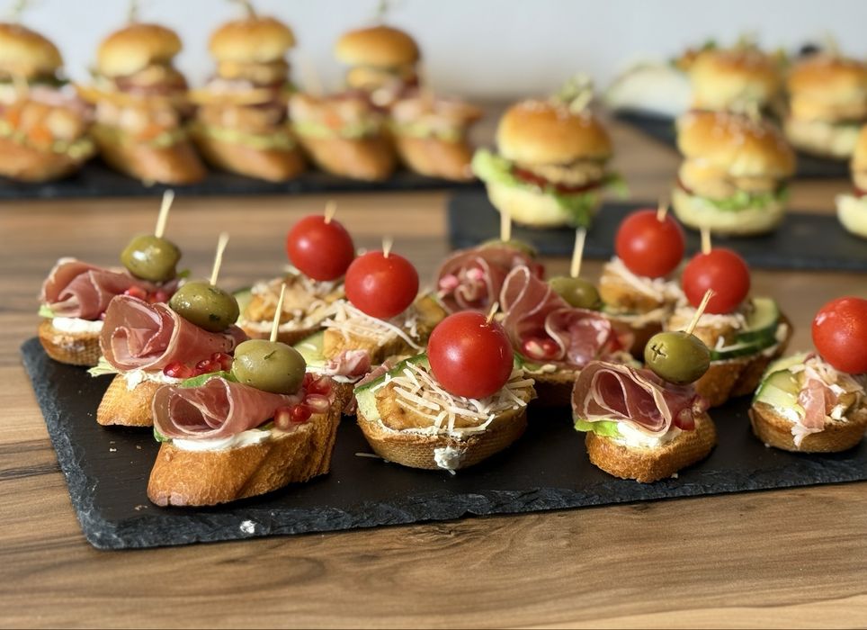 Platouri evenimente – aperitive & finger food Slatina si împrejurimi