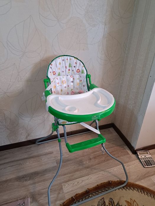 Продам столик для кормления детские в отличном состоянии