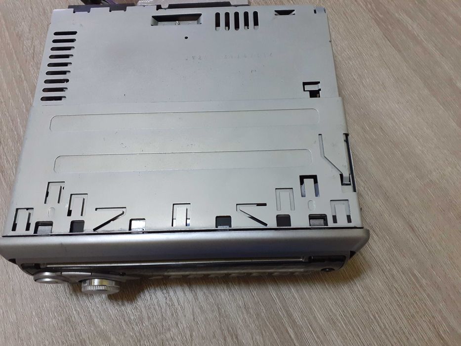 Casetofon JVC cu fata detasabila