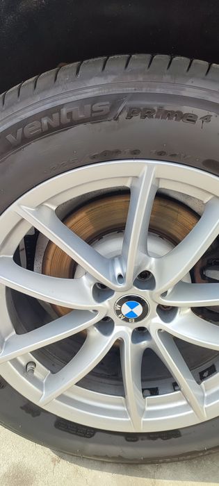 Vând anvelope Hankook 225/60/R18
