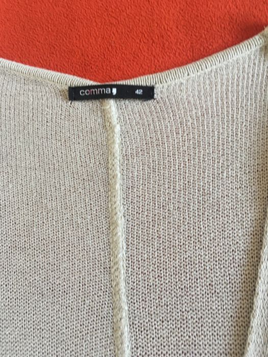 bluza tricotata crem cu maneca larga