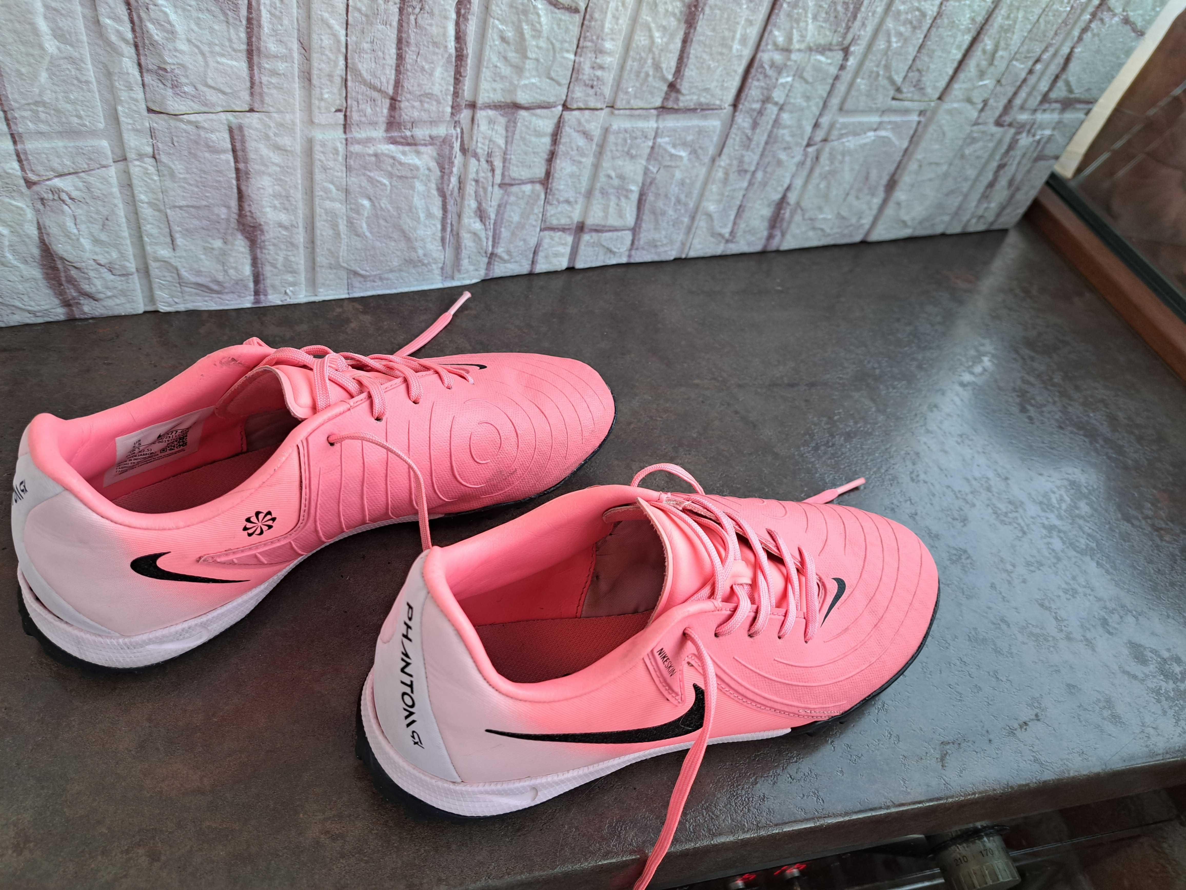 маратонки,кецове,спортни обувки футболни стоножки,Nike,ном.38,найк