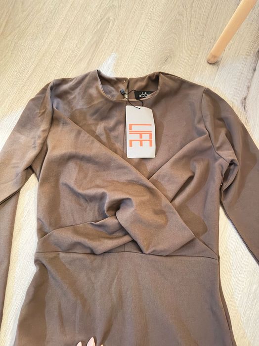 Дамска рокля с дълъг ръкав