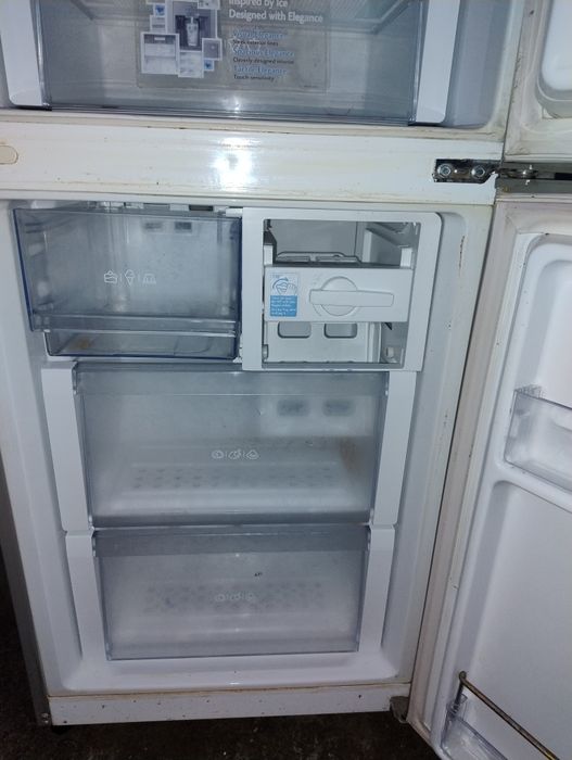 Vând frigider, combina frigorifica LG