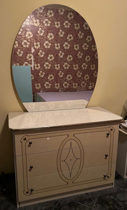 Спалня - комплект спалня с нощни шкафчета, гардероб и скрин