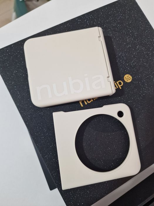 Nubia ZT 5g flip