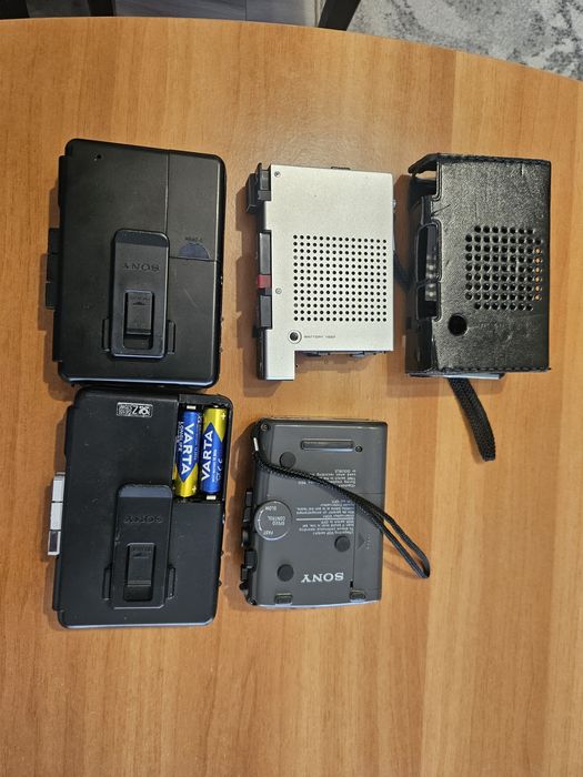 Lot 4 bucati walkman,  3 bucăți Sony si 1 bucata Sanyo.