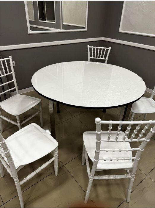 Scaune și mese evenimente