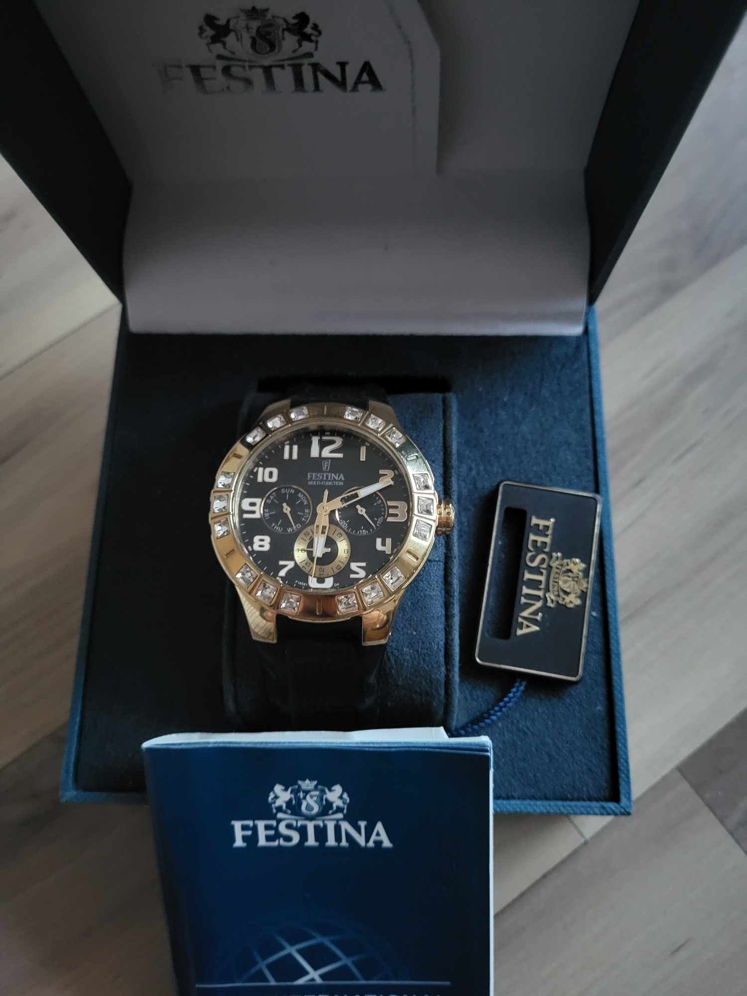 Часовник FESTINA