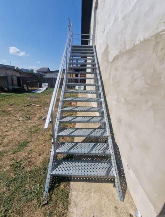 Scări metalice galvanizate la orice demisiune asiguram transport ori u