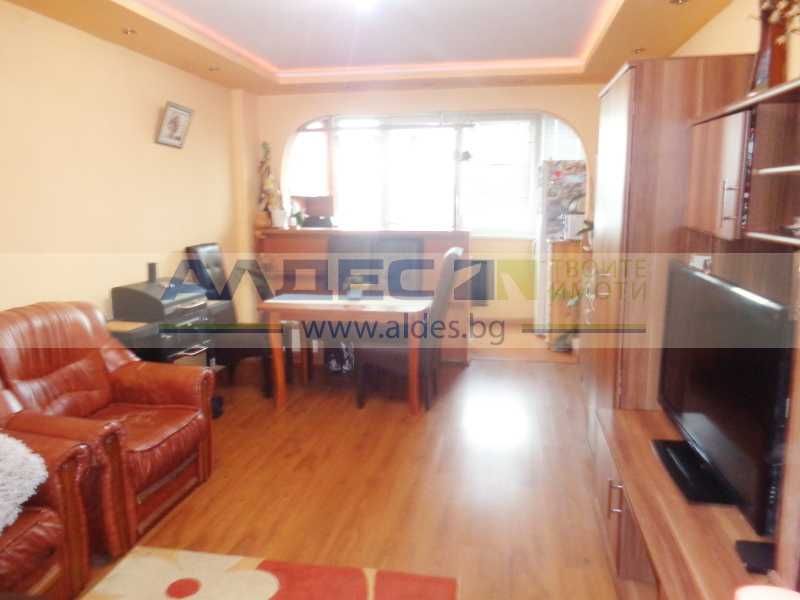 Продава 2-стаен, преустроен на 3-стаен ап. в кв. Хаджи Димитър!