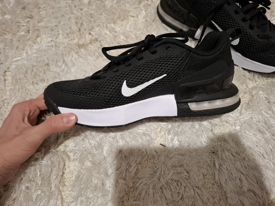 Nike оргинални обувки размер42