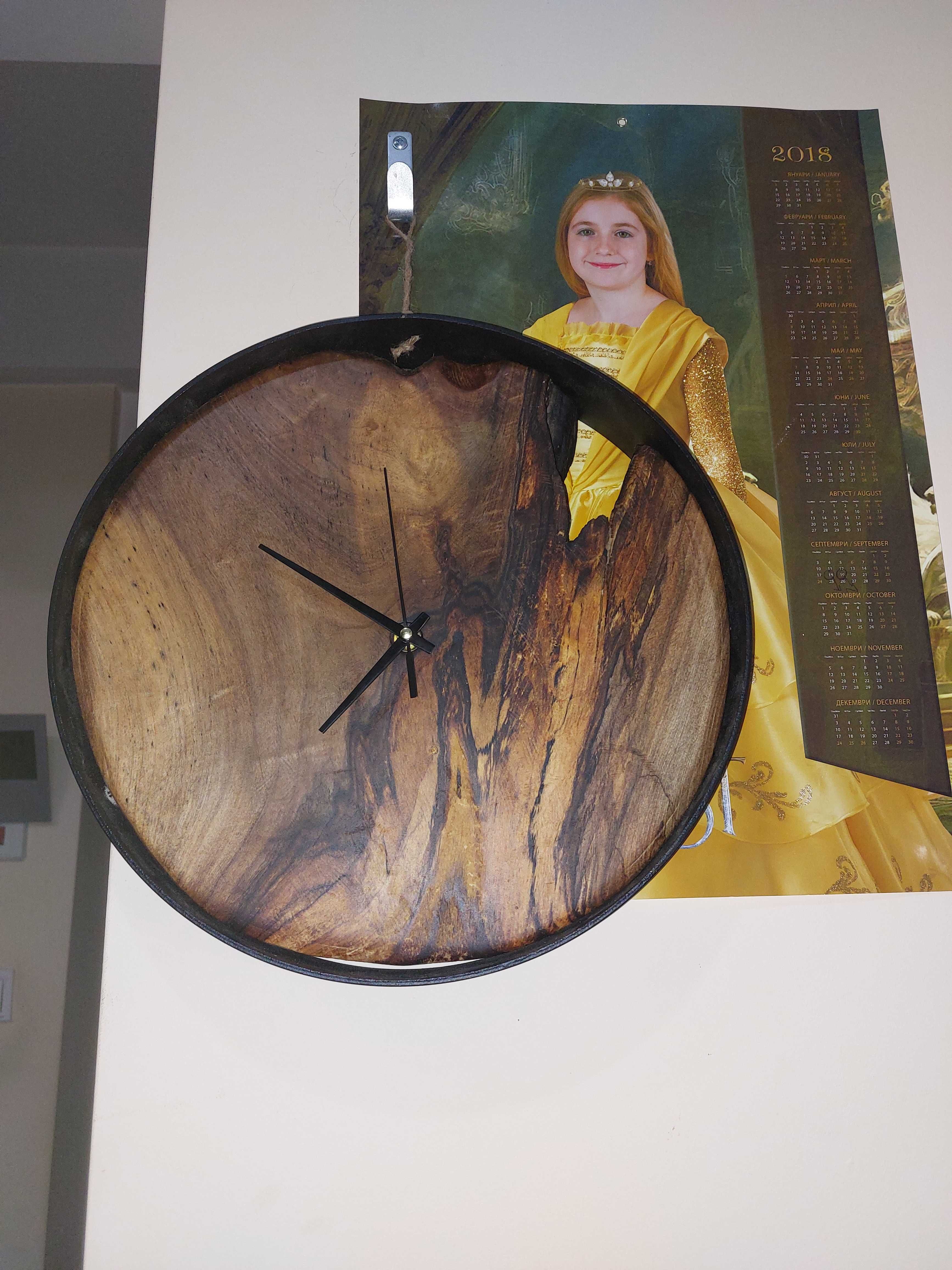 Часовник от орехово дърво