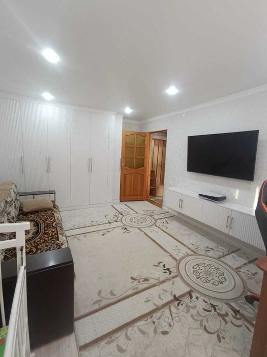 Продам 2х комнатную квартиру по улице Кереева.