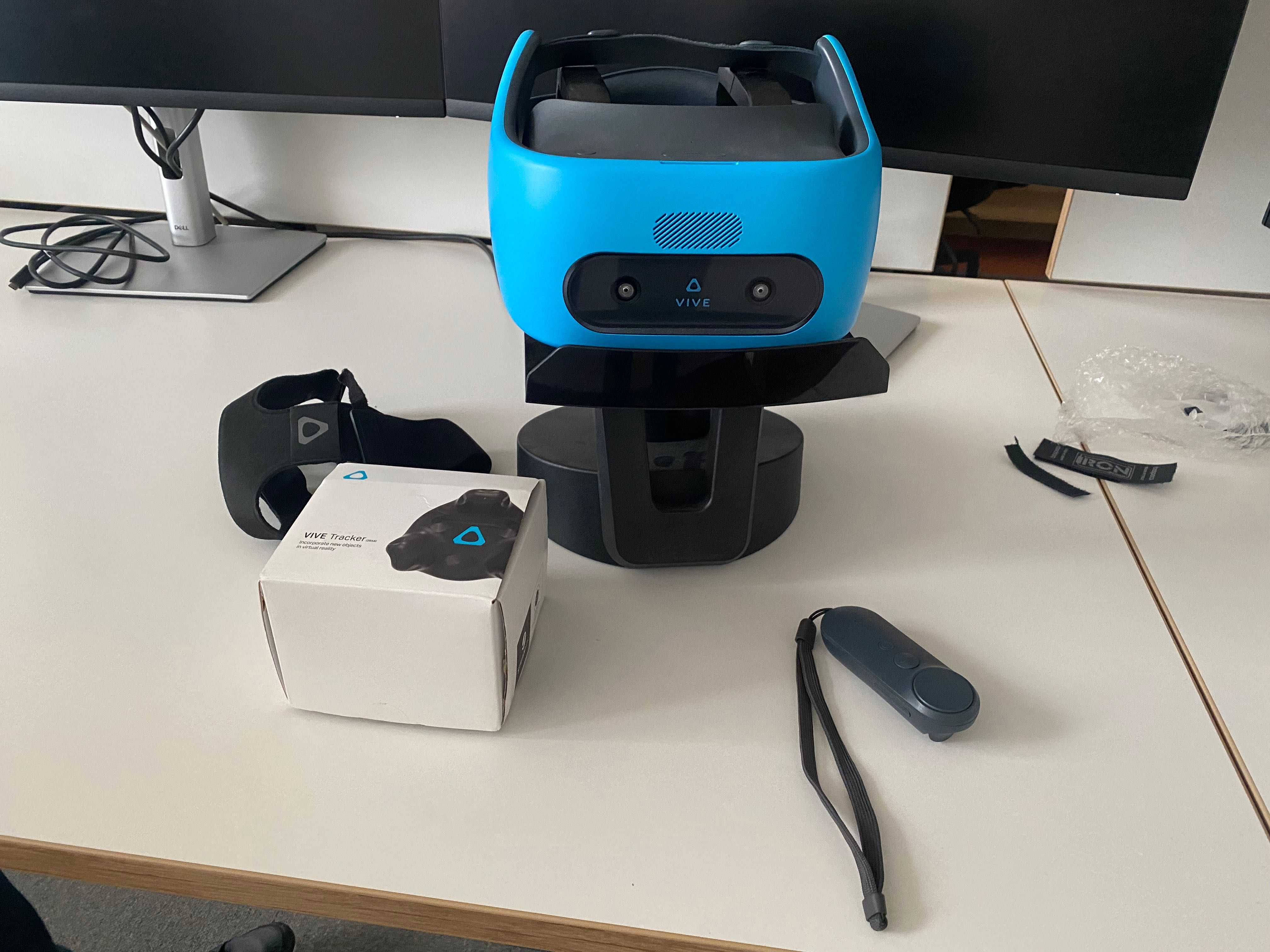 HTC VIVE Focus + vive tracker