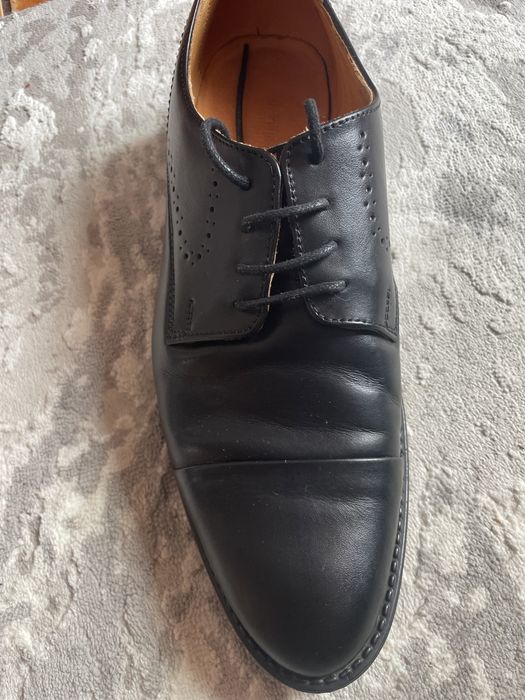 Vand pantofi de piele