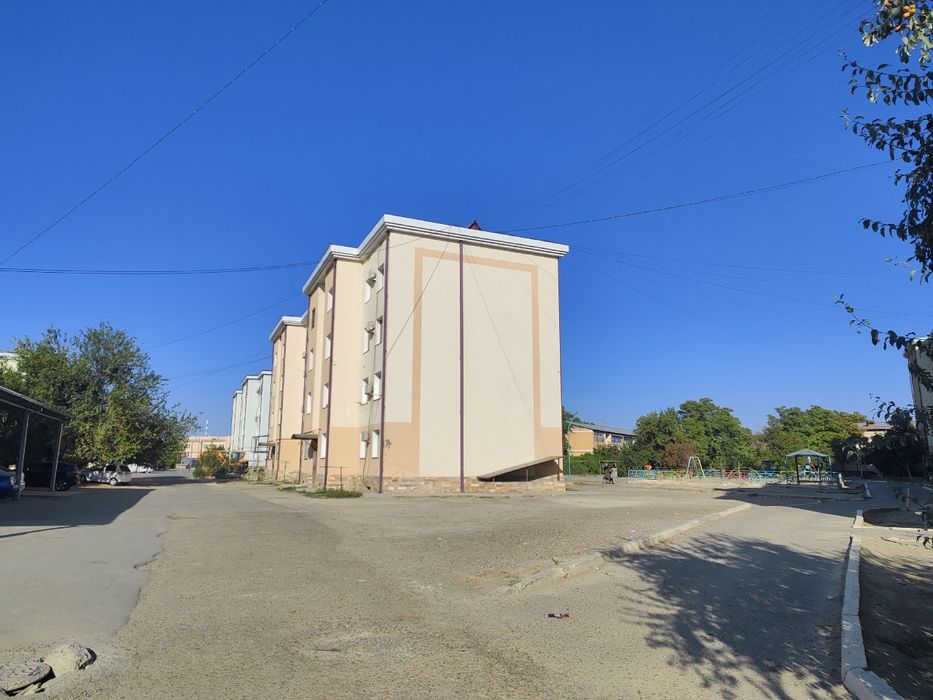 Квартира шароити билан сотилади арендагахам берилади