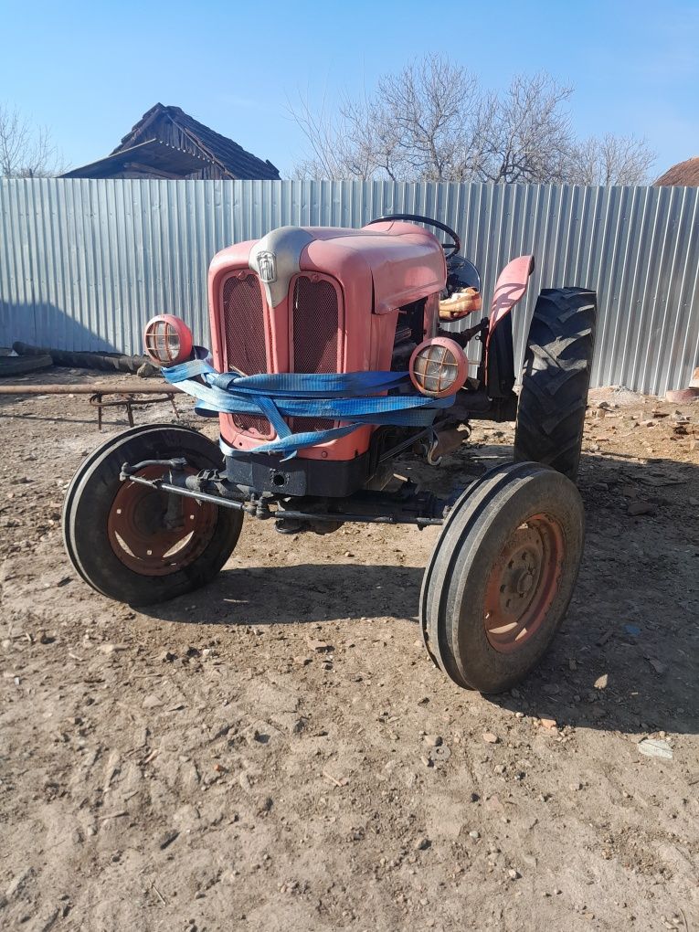 Vând tractor 411-45cc.!