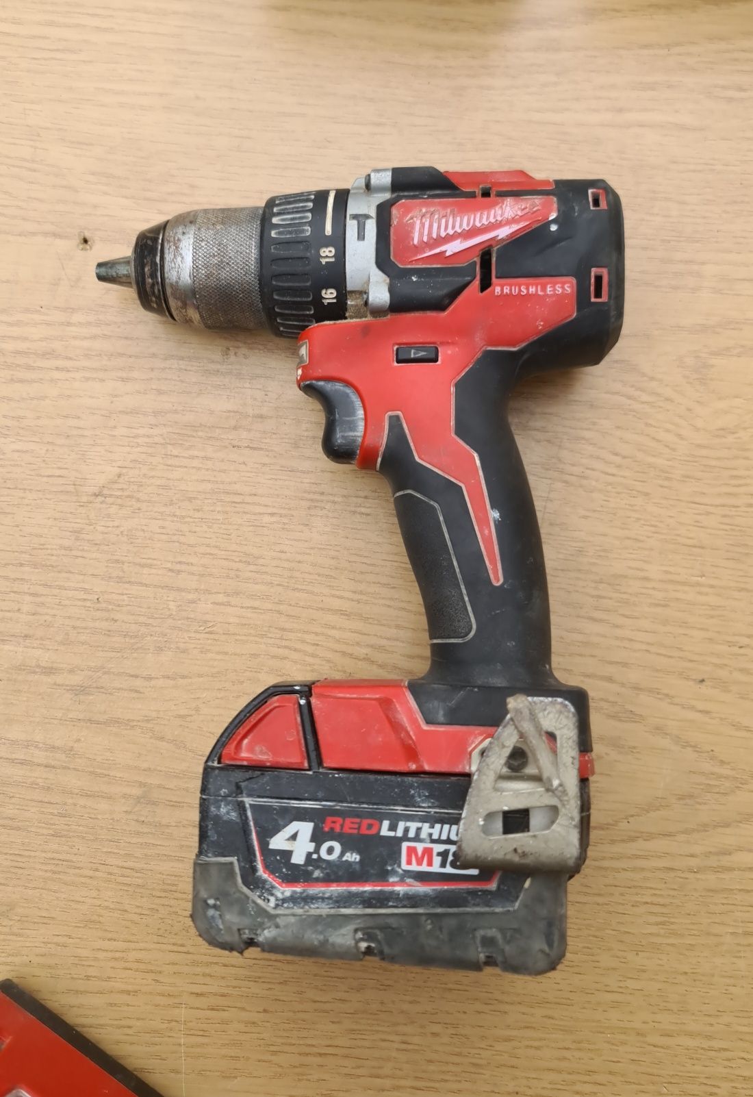 Scule acumulator Milwaukee M18 flex, Impact, filetanta