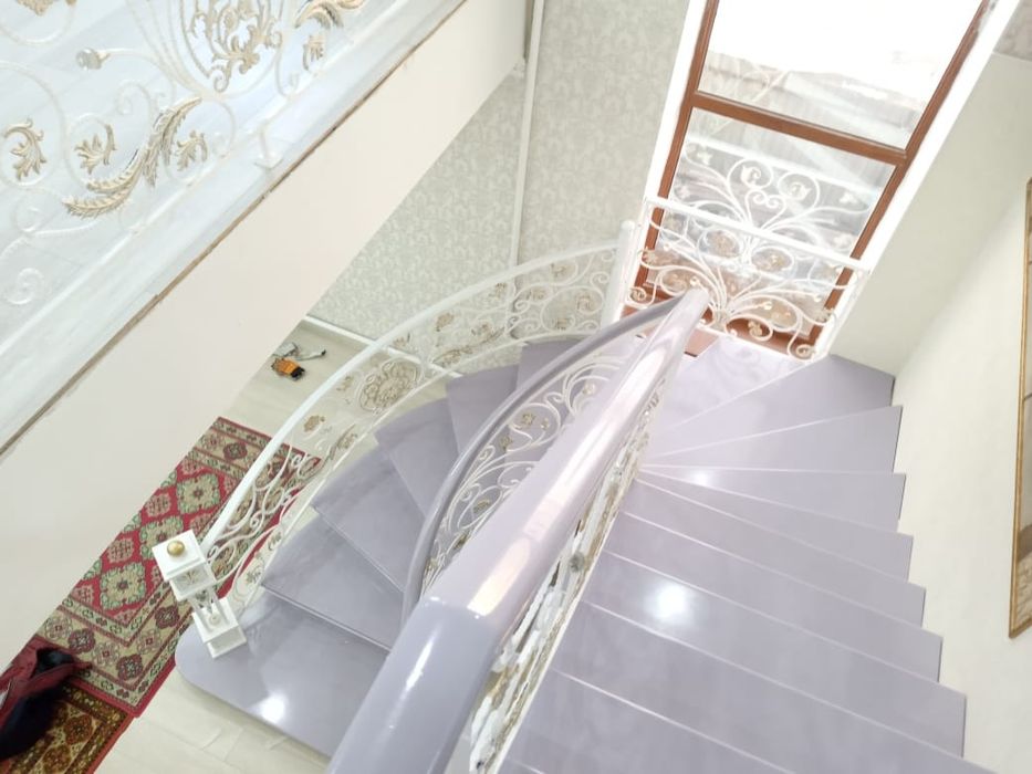 Лестница металлические каркаса перила все по сварке