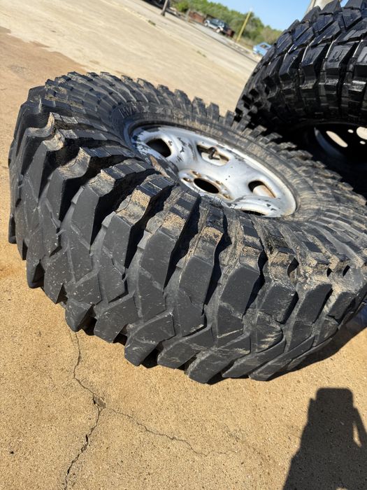 Джанти с гуми 37х12.5 р16