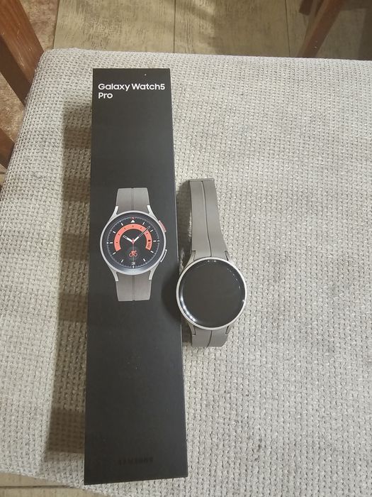 Продавам Samsung watch 5