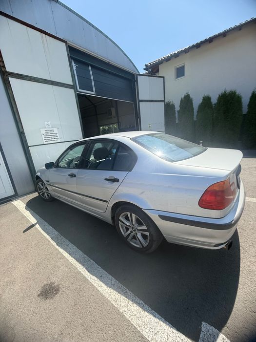 E46 316i benzină anul 2000 in stare bună fără probleme