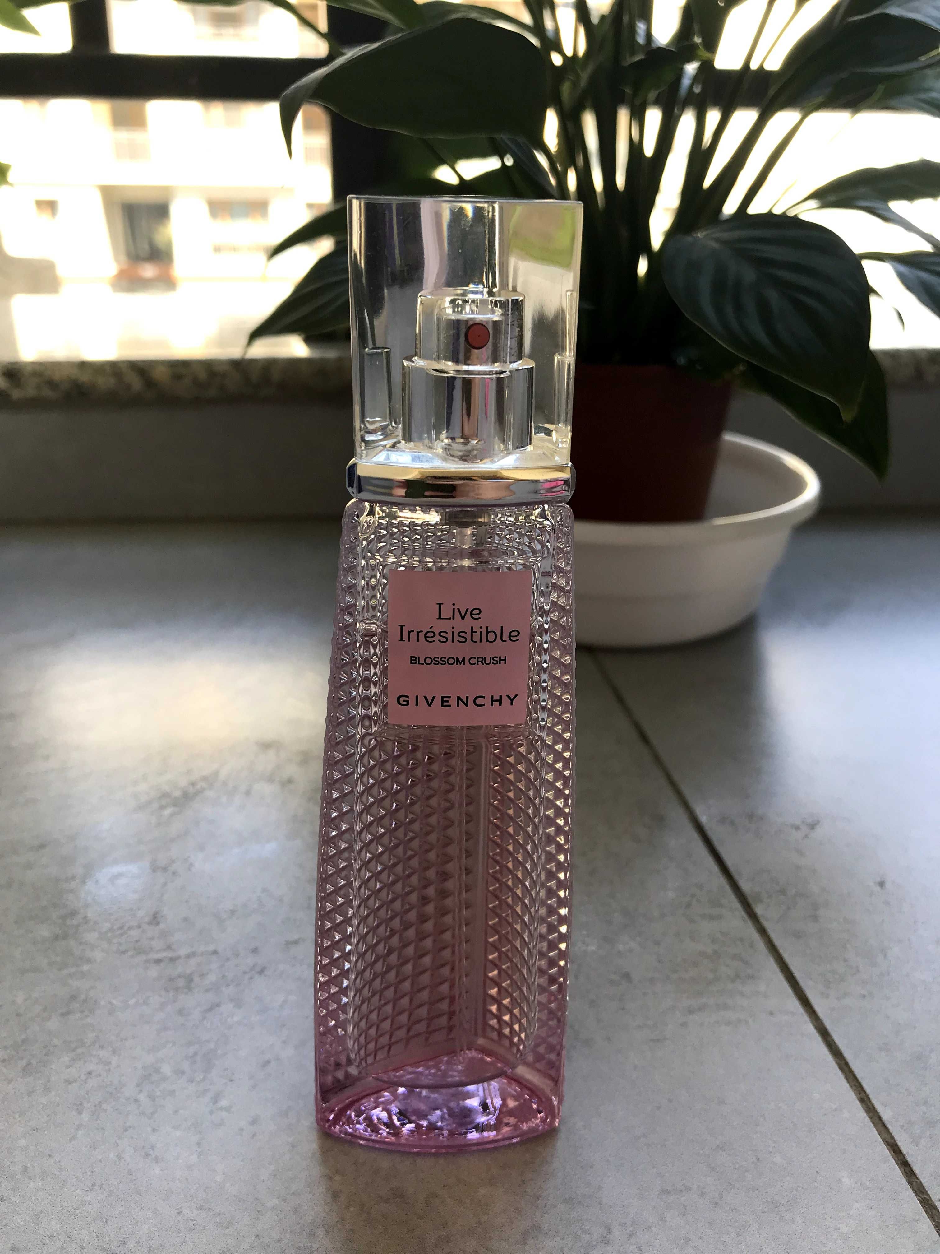 Givenchy Live irresistible Blossom Crush | Туалетная вода (парфюм)