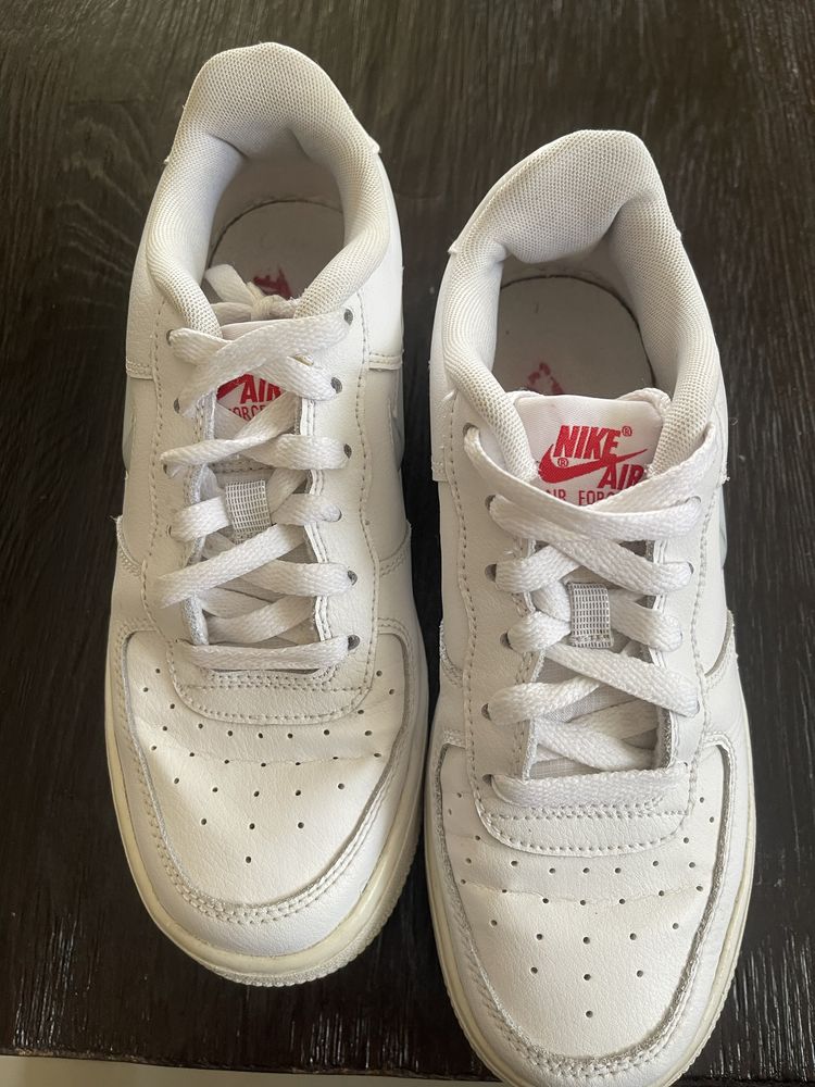 Маратонки Nike-37,5 номер