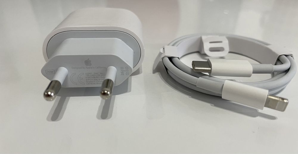 Incarcator Original Fast Chager 20W + Cablu Type C Compatibil Iphone