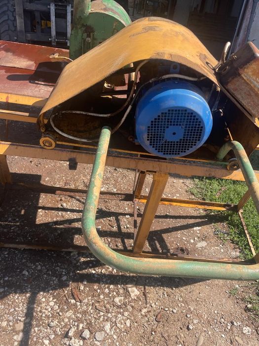 Окрайчваща машина!