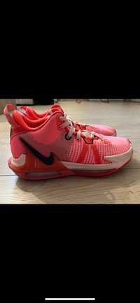 Баскетболни обувки “Nike Lebron James Witness VII”