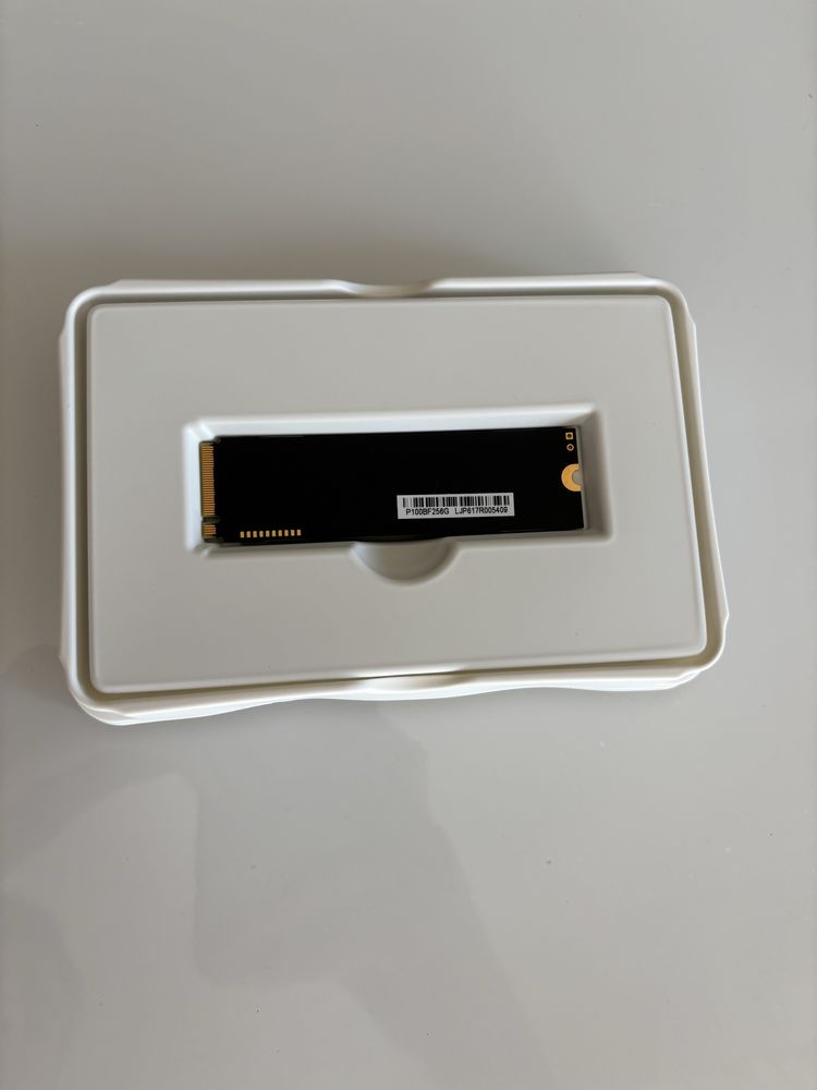 Продавам SSD 256GB NVMe PCle