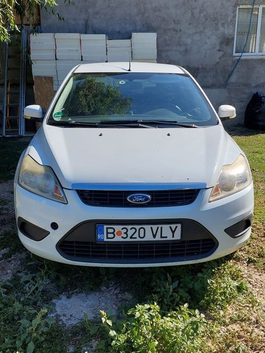 Vând Ford focus.
