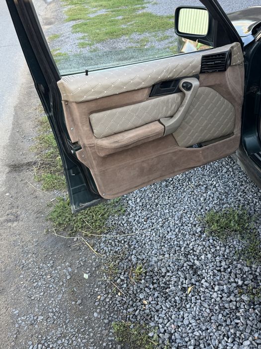 Продам дверные карты е34