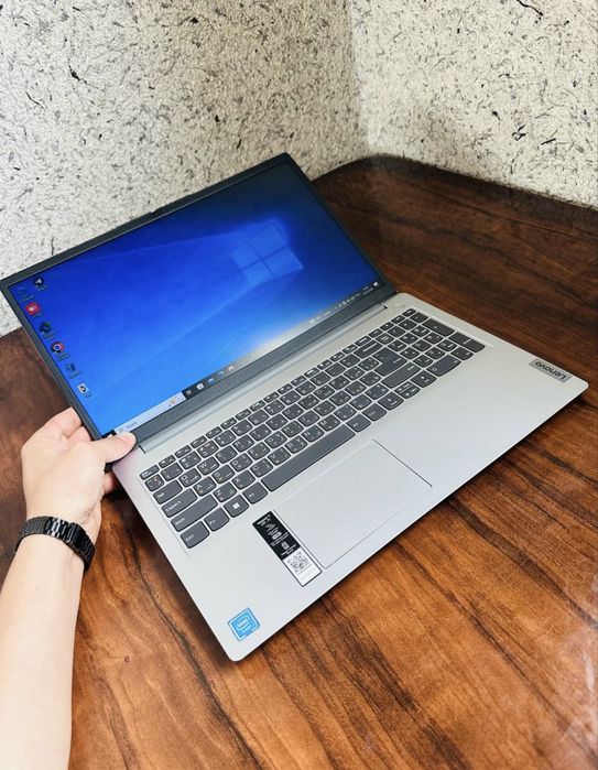 Lenovo 4020 holati yaxshi narxi arzon srochni sotiladi