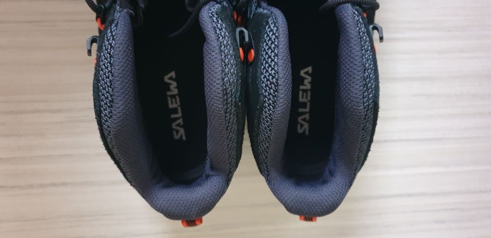 Salewa Waterproof UK 11 46/30см НОВО! ОРИГИНАЛ! Мъжки спортни обувки!